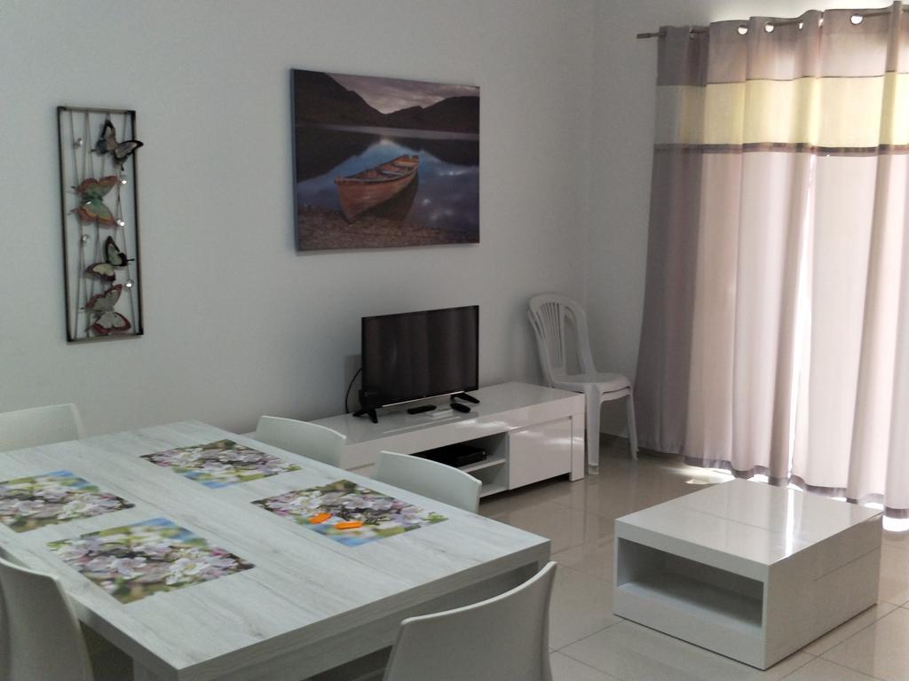 Sunstone Court Apartment St. Paul's Bay Ngoại thất bức ảnh