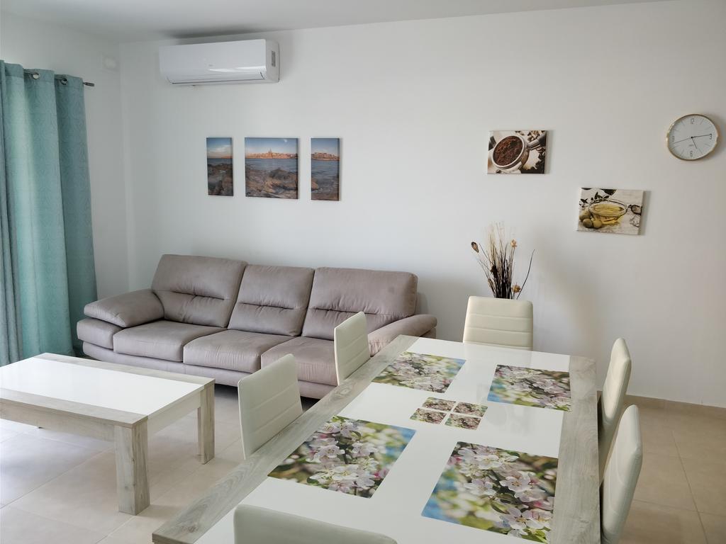 Sunstone Court Apartment St. Paul's Bay Ngoại thất bức ảnh